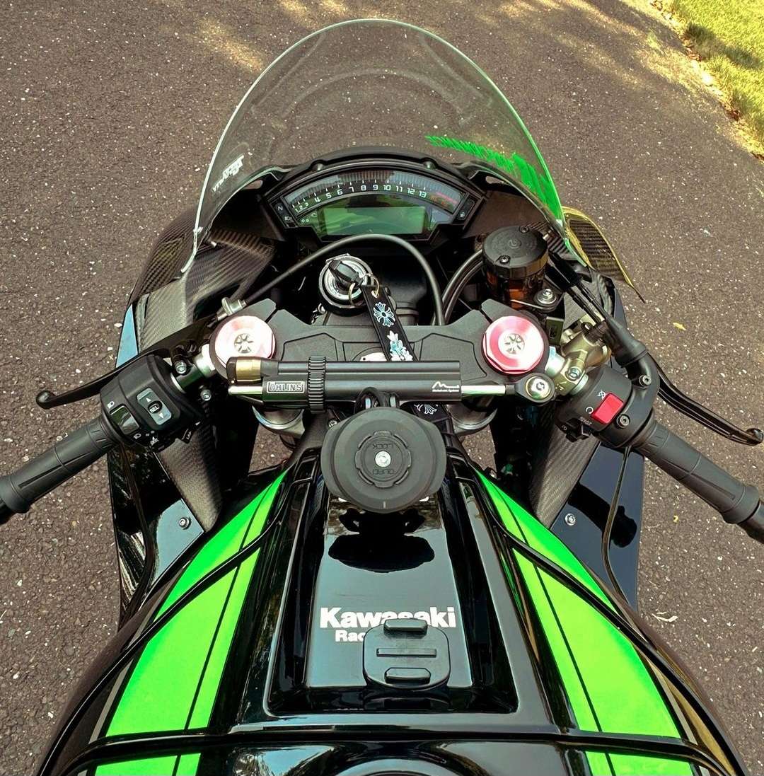 【ドカポン】 KAMIKAZE KAWASAKI ZX10R GEN 5 CARBON FIBER DASH BOARD UPPER