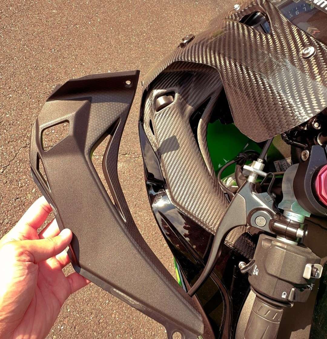 Z4-Motorsports Carbon Fiber Upper Front Dash Air Intake Ram Cover – Fits 2016-2020 ZX-10R